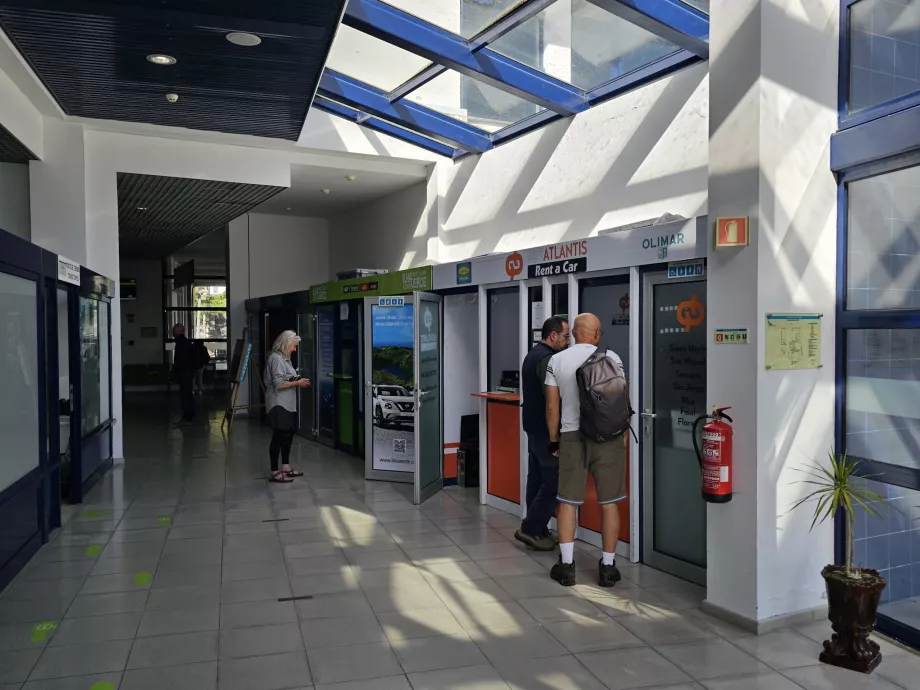 Aluguer de automóveis no aeroporto das Flores