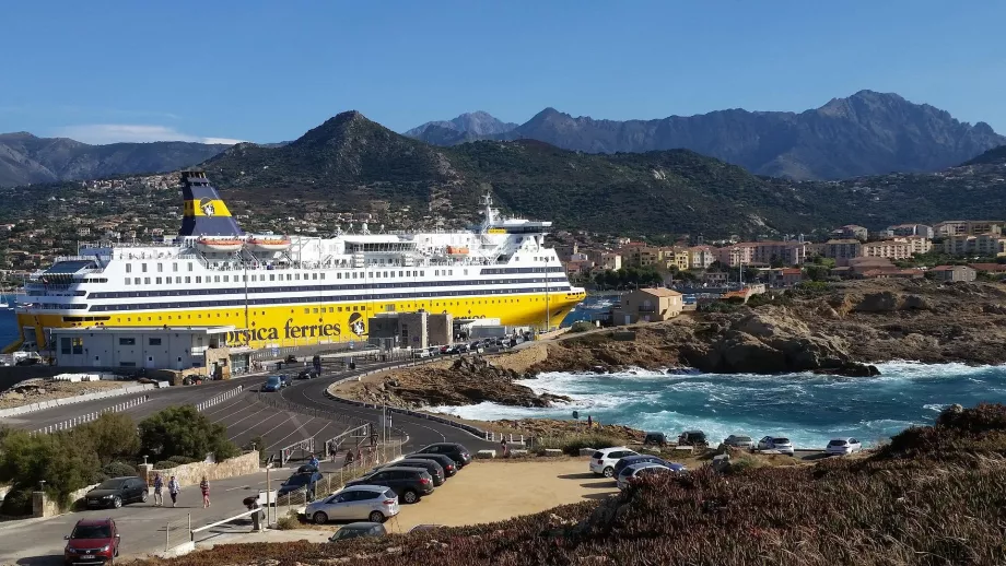 Ferries de Córsega