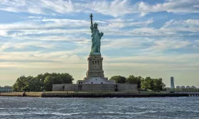 Vista da Estátua da Liberdade a partir do ferry de Staten Island
