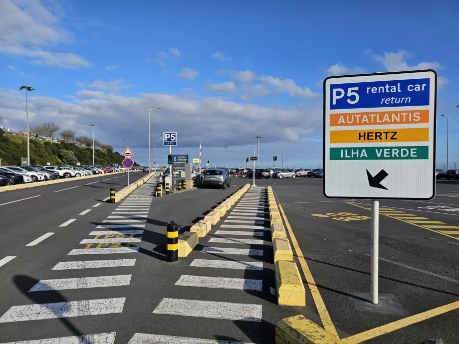 Parque de estacionamento de aluguer de automóveis, aeroporto de Ponta Delgada