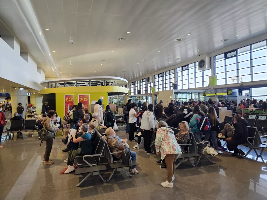 Área de trânsito do Aeroporto de Ponta Delgada