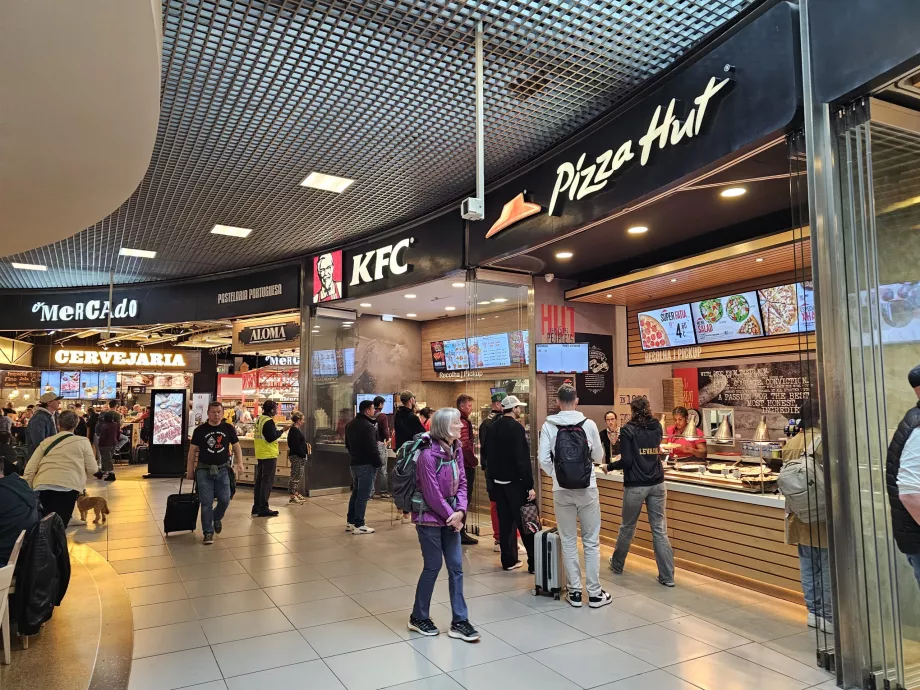 Fast food, zona de trânsito, aeroporto de Lisboa