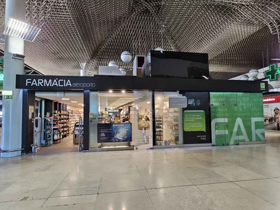 Farmácia, Terminal 1, área pública