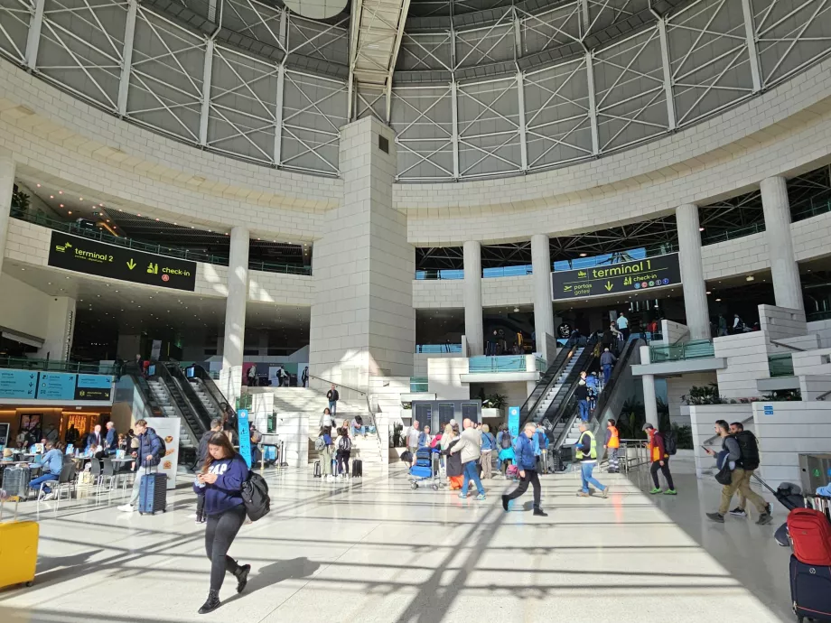 Átrio central do Terminal 1