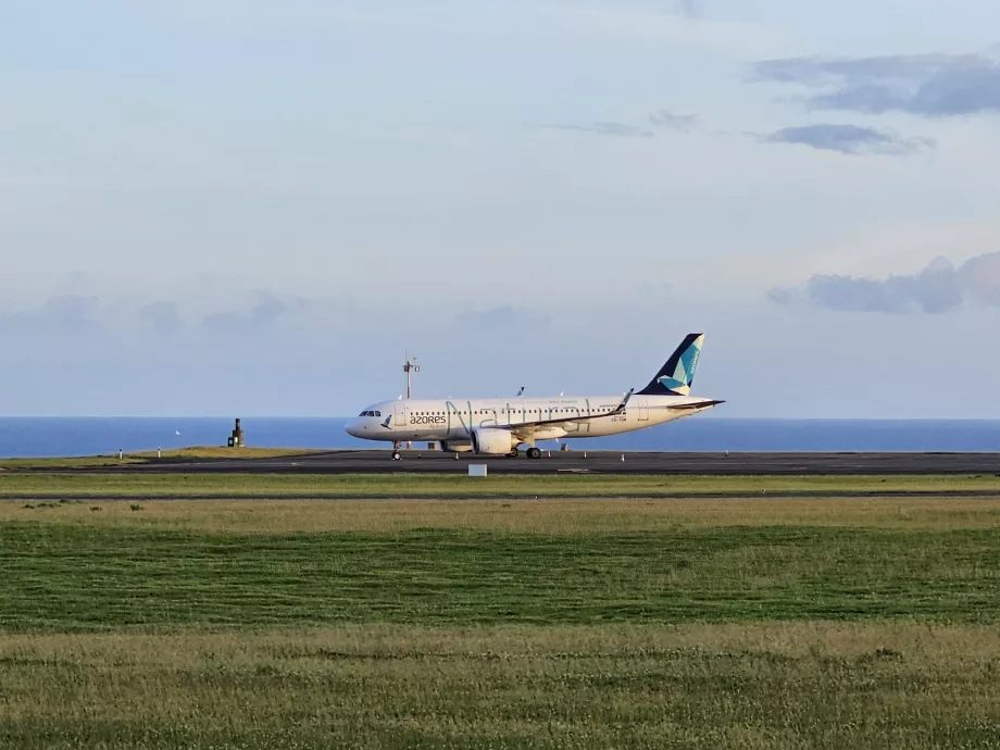 Azores Airlines, Airbus A320 com a inscrição "Natural