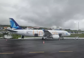 Azores Airlines, Airbus A320 com a inscrição "Unique