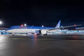 Neos Boeing 787-900 em Praga PRG