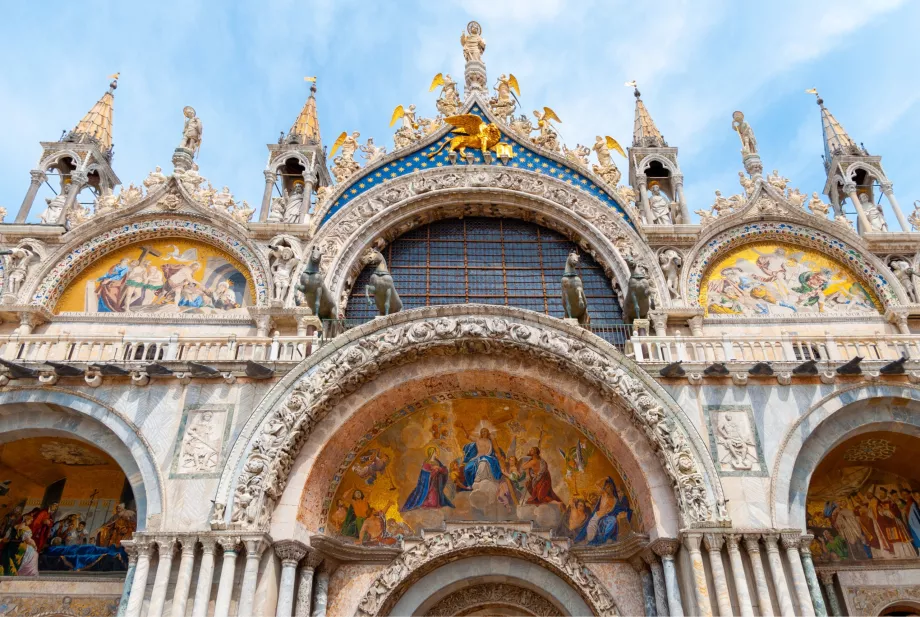 Fachada da basílica