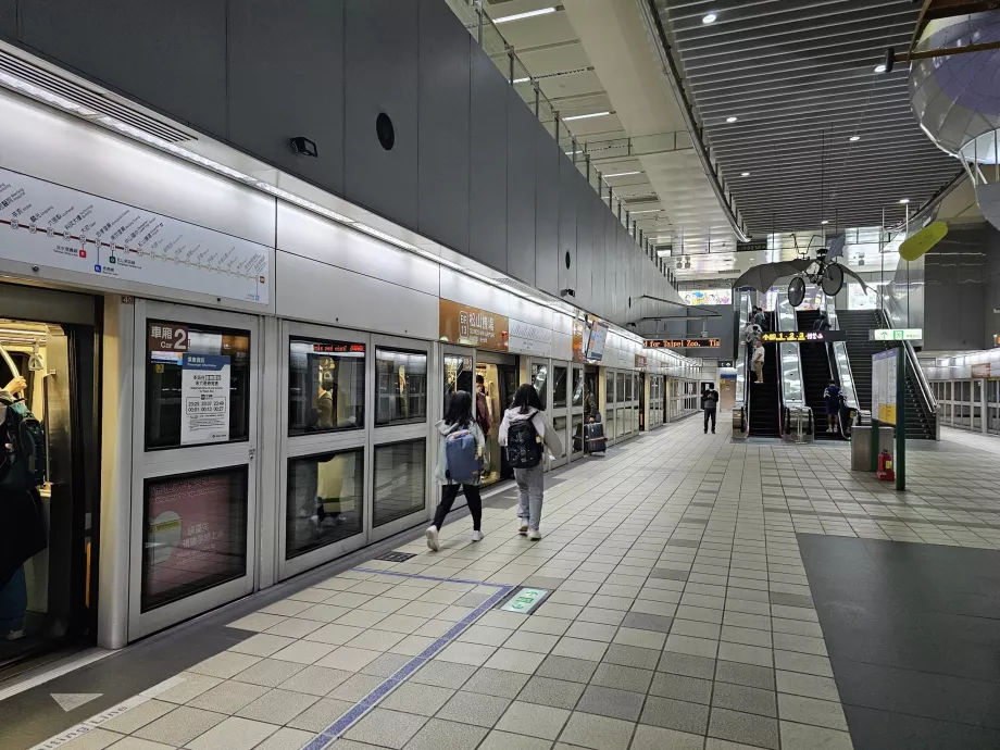 Songshan Airport station