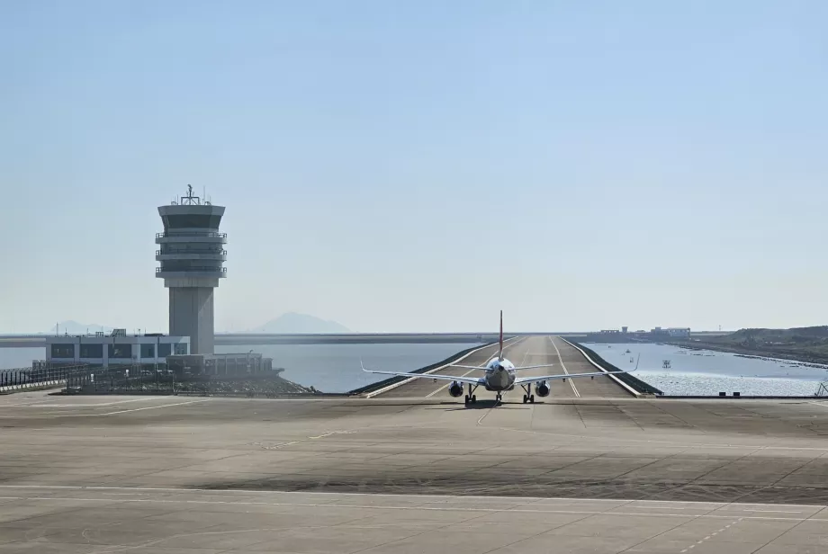 Pista de aterragem no Aeroporto MFM de Macau