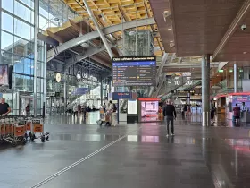 Entrada da estação de comboios - Oslo Lufthavn