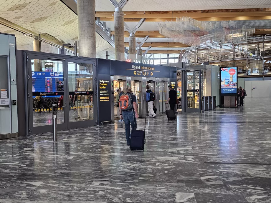 Entrada para a secção internacional do terminal