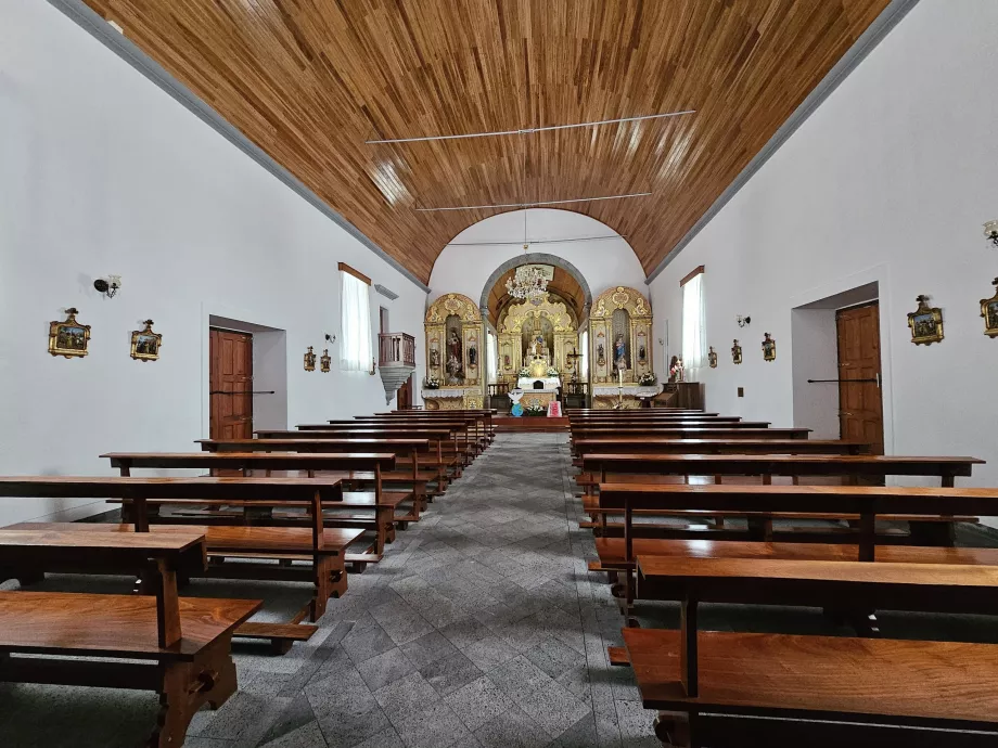 Interior da igreja de Faja Grande