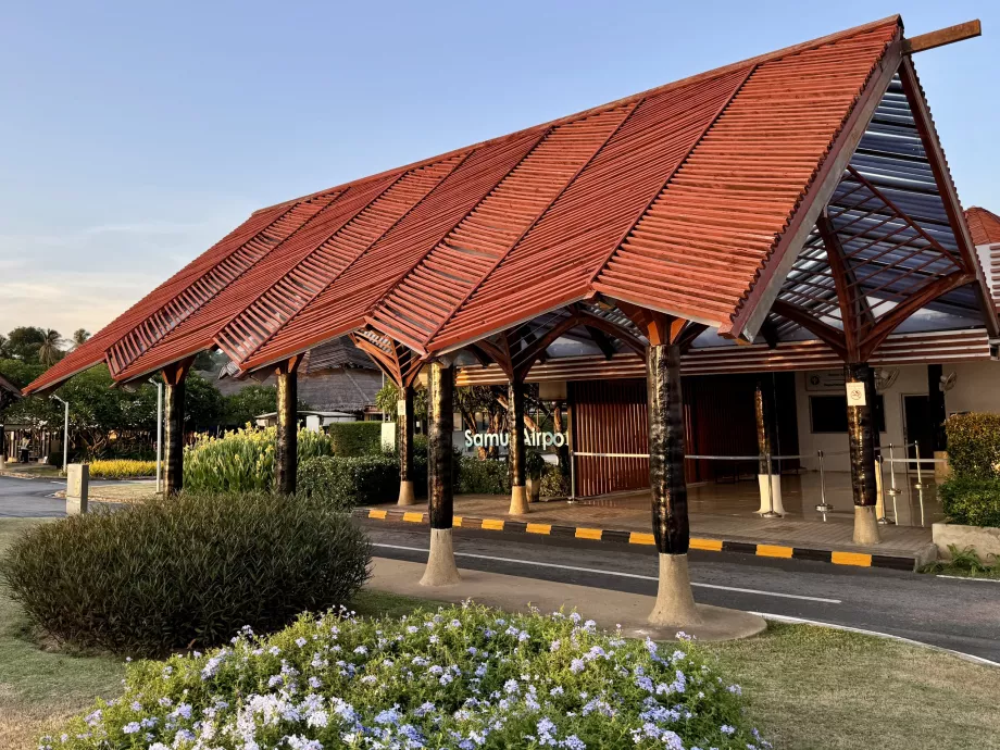 Hall de chegadas do aeroporto de Samui USM