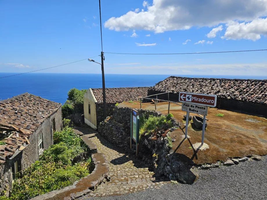 Centro da aldeia de Ponta Ruiva