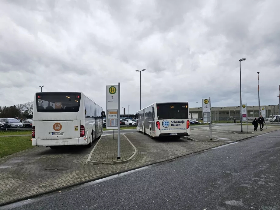 Paragens de autocarro no aeroporto