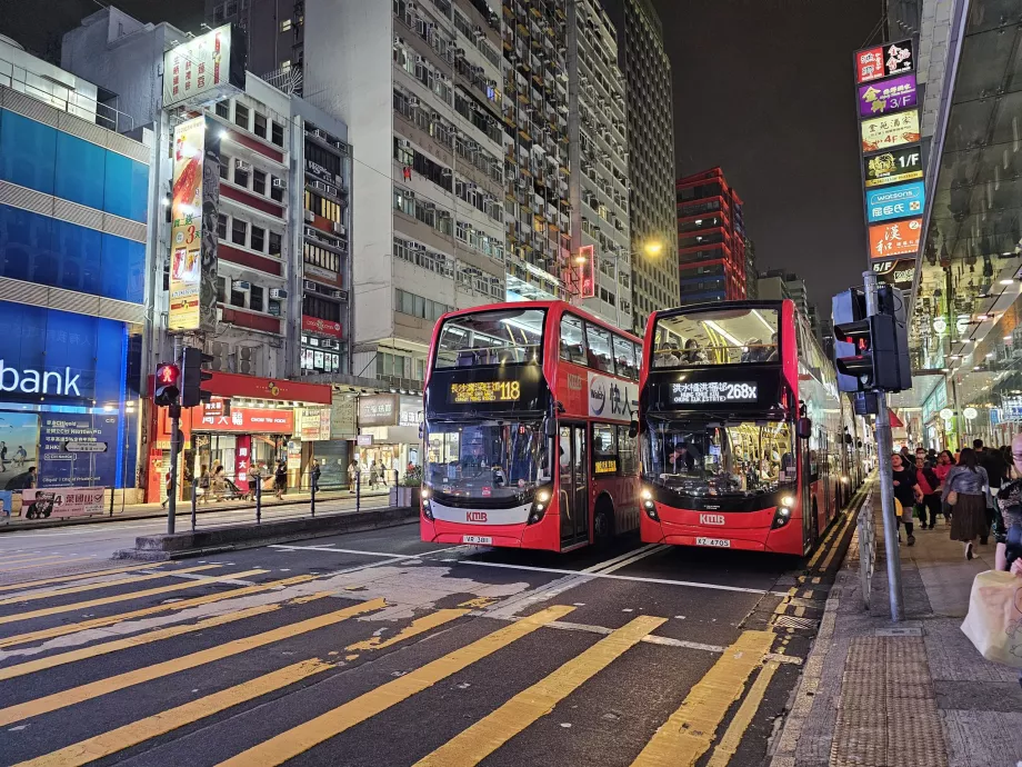 Autocarros KMB na Nathan Road