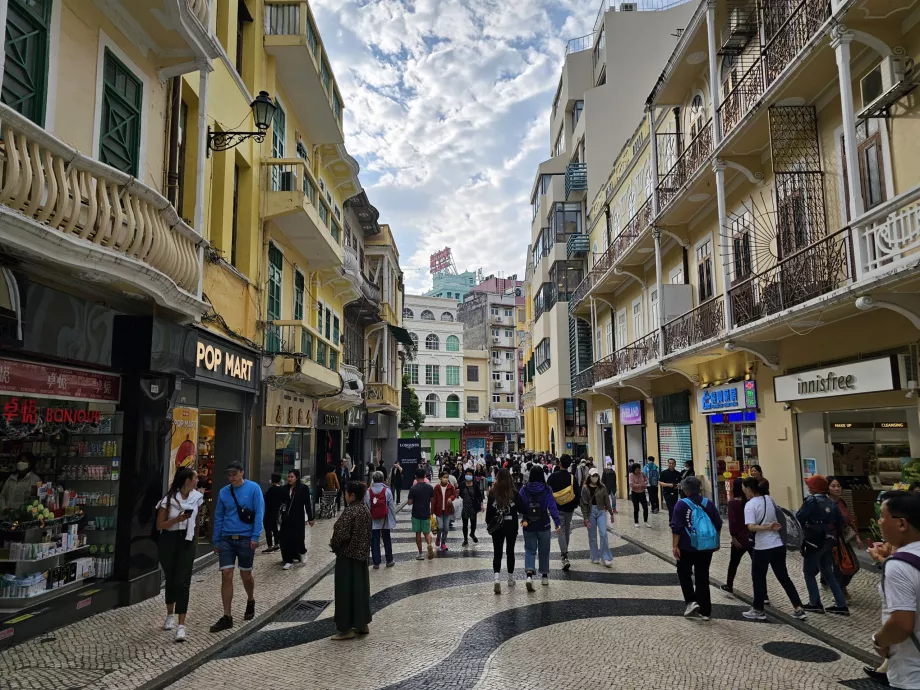 Rua Soriano, um prolongamento livre da Praça do Senado