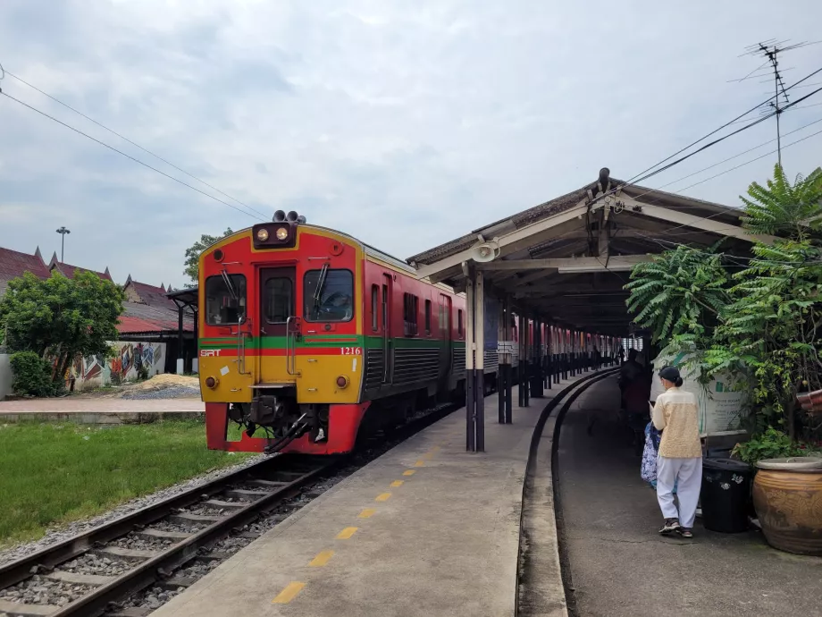 Estação Ferroviária de Ban Laem