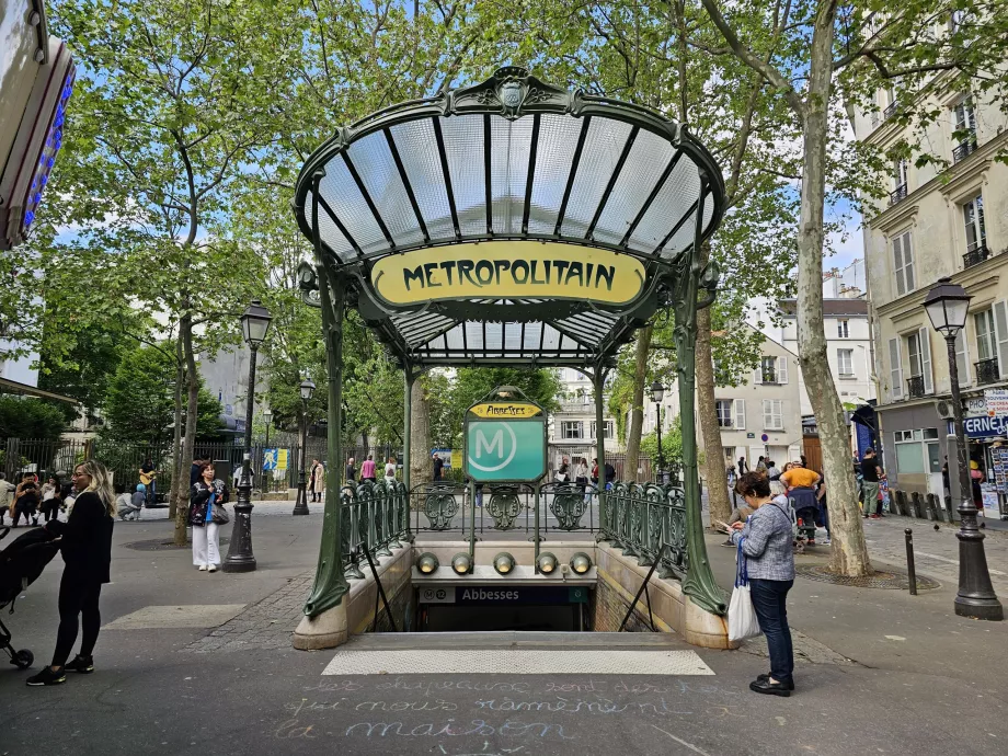 Entrada do metro, estação Abbesses