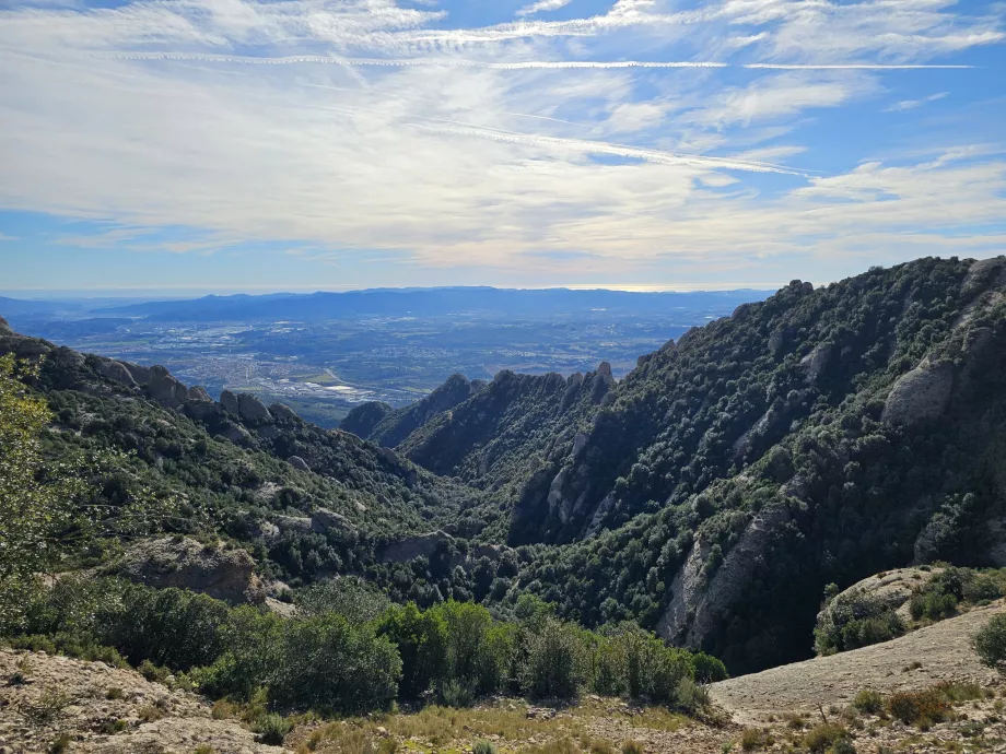 Vista para sul das montanhas de Montserrat