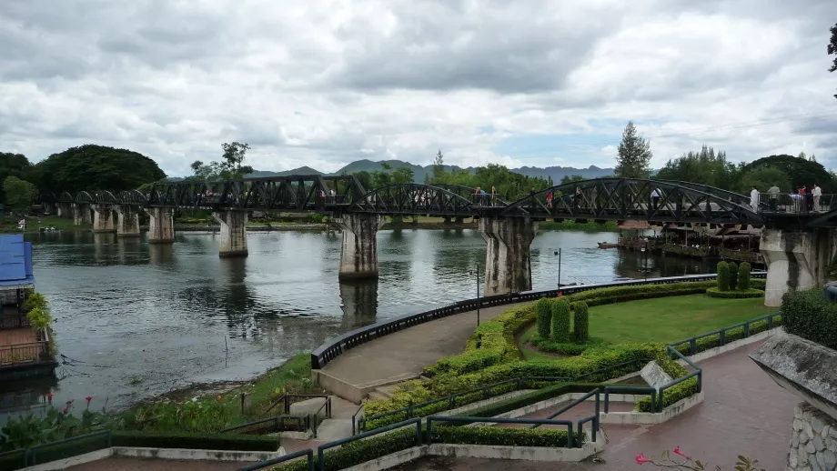 Ponte sobre o rio Kwai