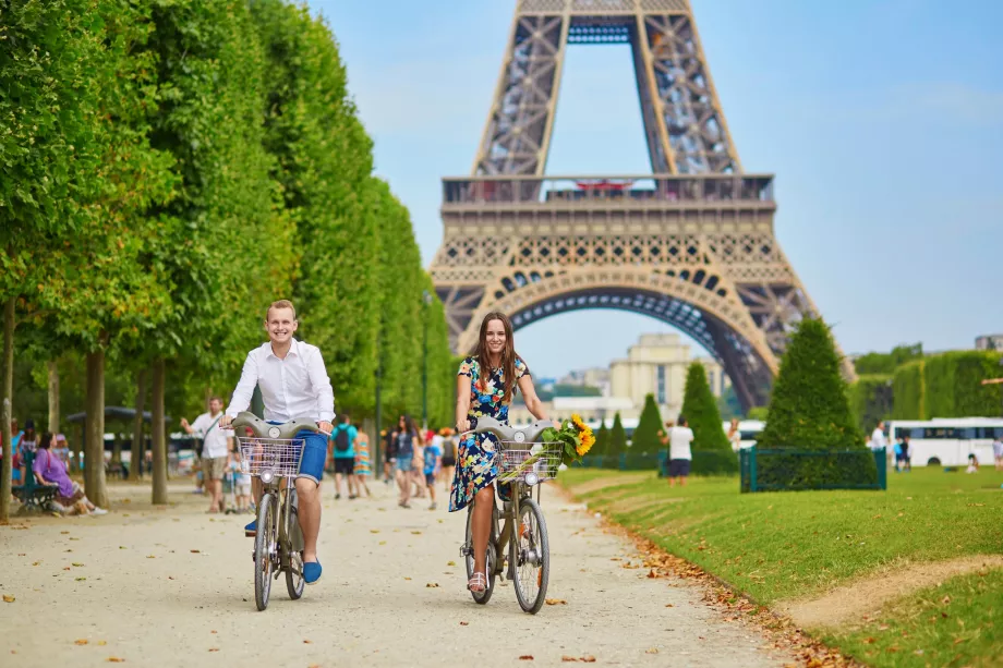 Andar de bicicleta em Paris