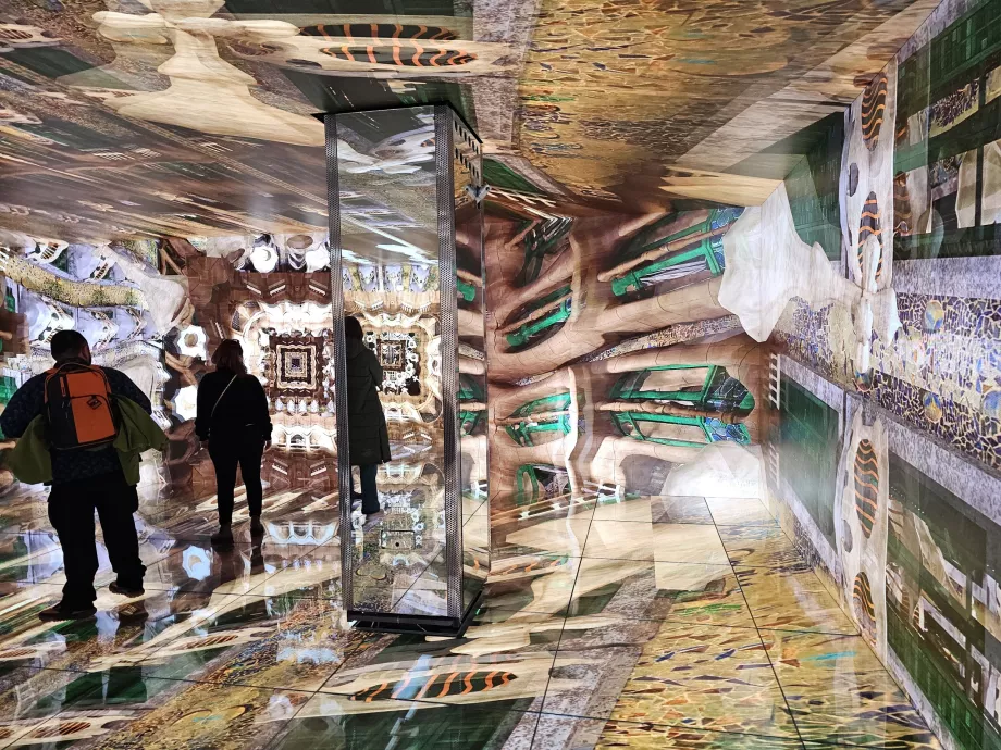 Exposição audiovisual "Os Sonhos de Gaudí"