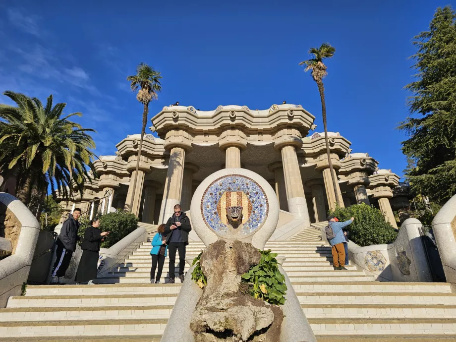 Parque Güell, salamandra na escadaria