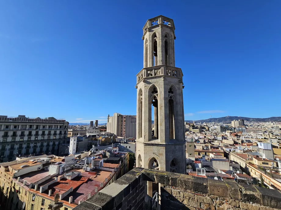 Vista do telhado da Igreja de Santa Maria del Mar