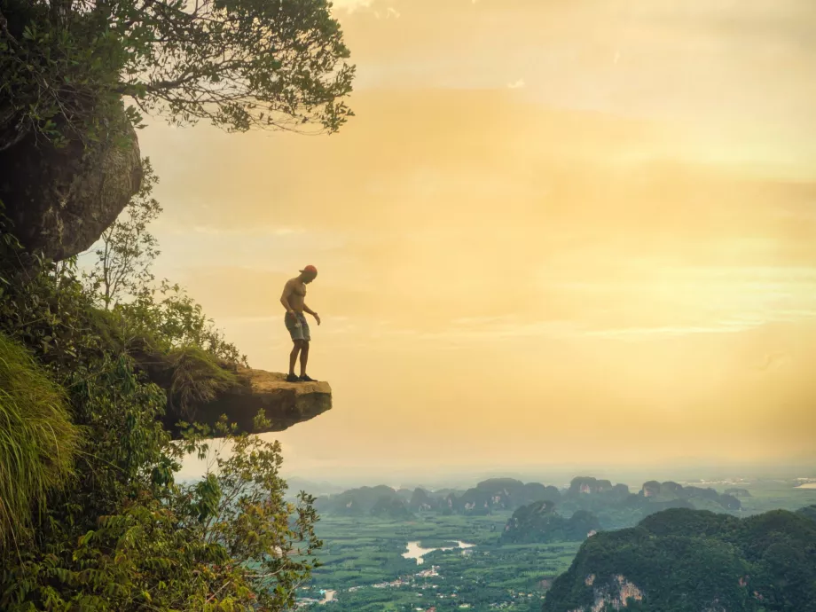 Montanha da Crista do Dragão, Krabi, Tailândia