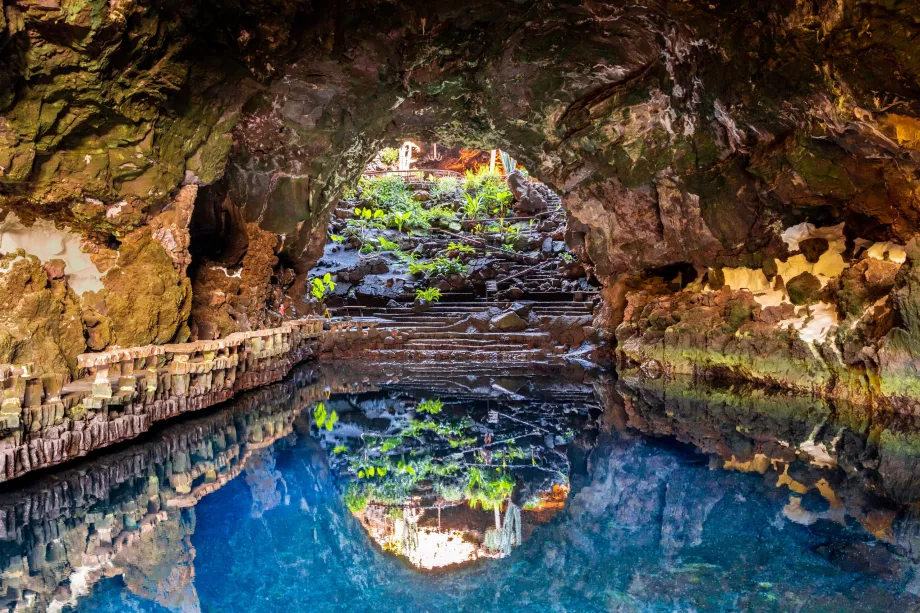 Gruta de Jameas del Agua