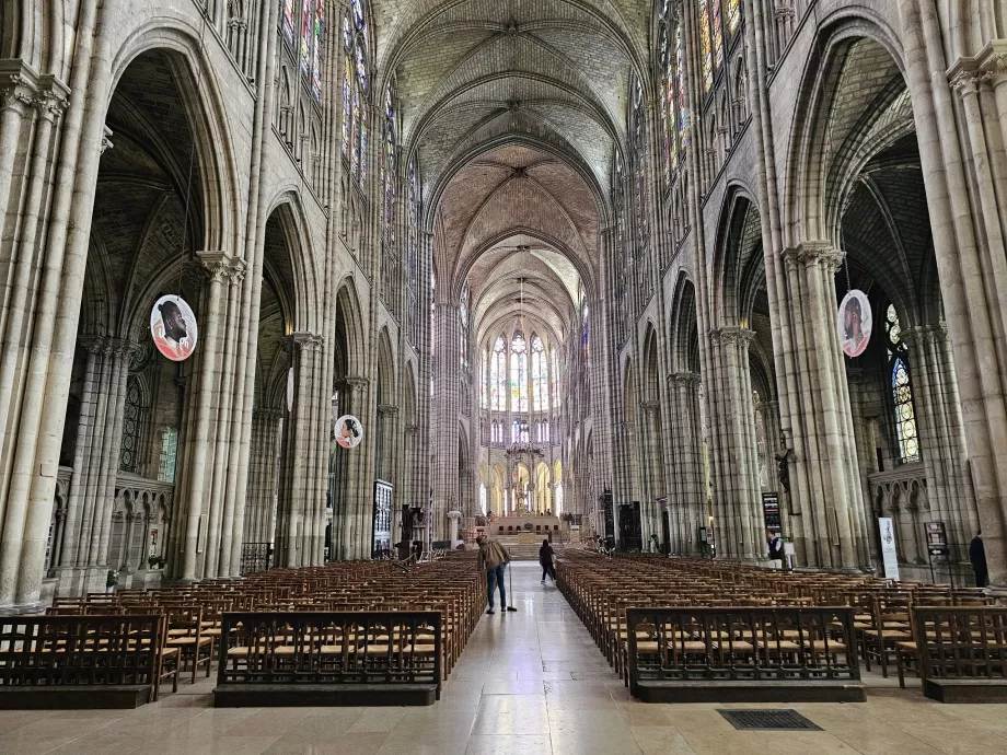 Saint Denis, interior da basílica