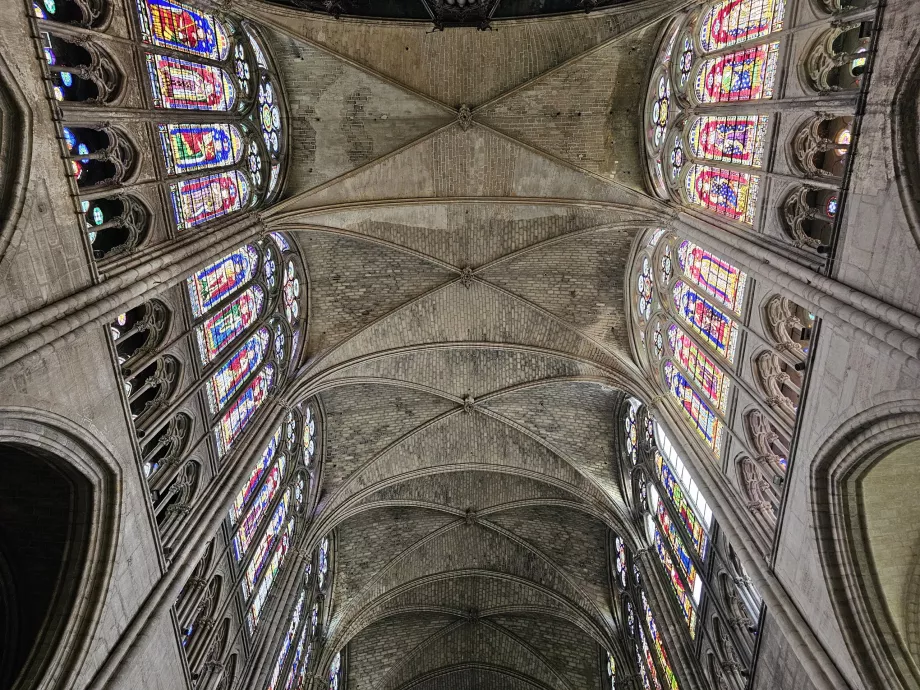 Interior da Basílica de S. Denis