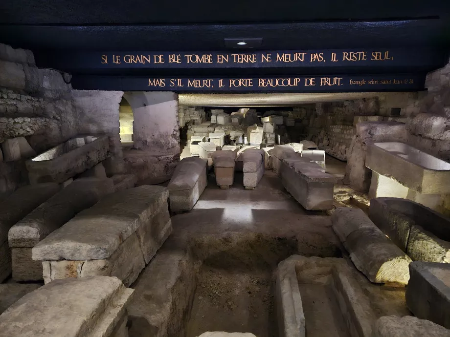 Túmulos dos Reis na Basílica de Saint-Denis