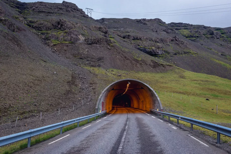 Túnel de Almannaskard