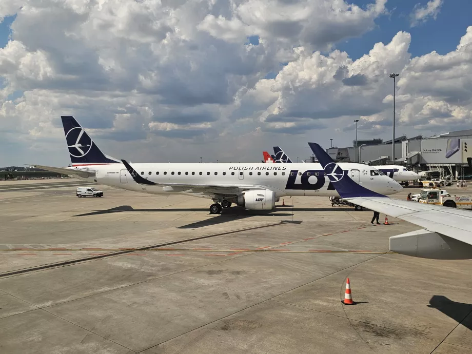 LOT Polónia, Embraer 190