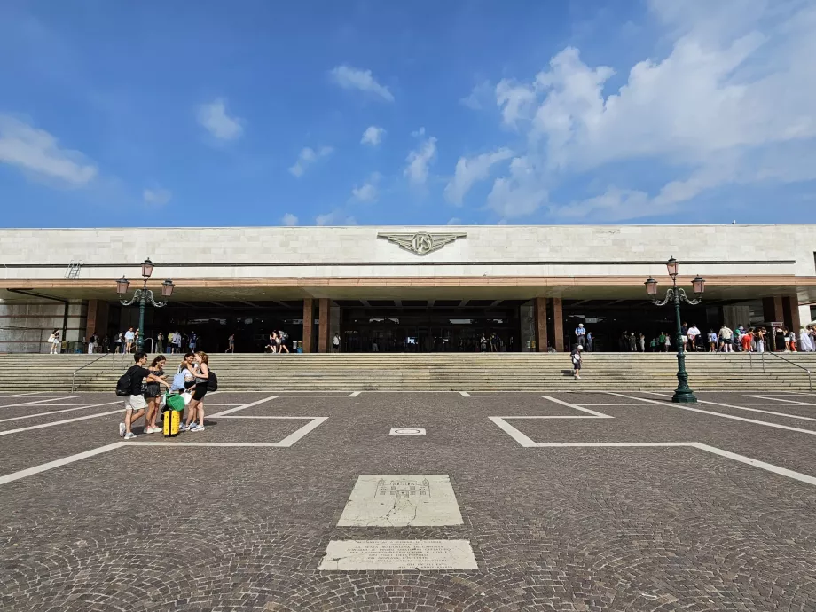 Estação de Santa Lúcia