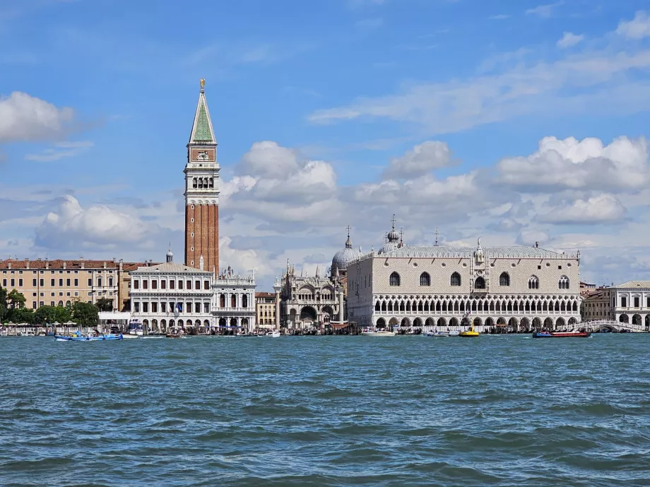 Palácio Ducal e Torre do Sino de São Marcos