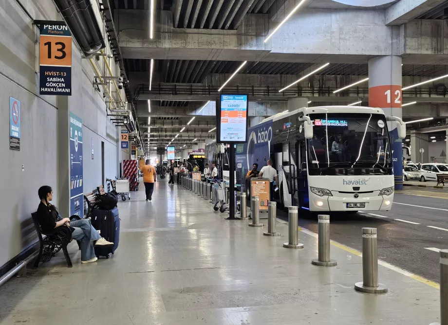 Autocarro do aeroporto de Istambul para o aeroporto Sabiha Gokcen