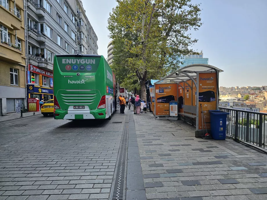 Paragem de autocarro na Praça Taksim