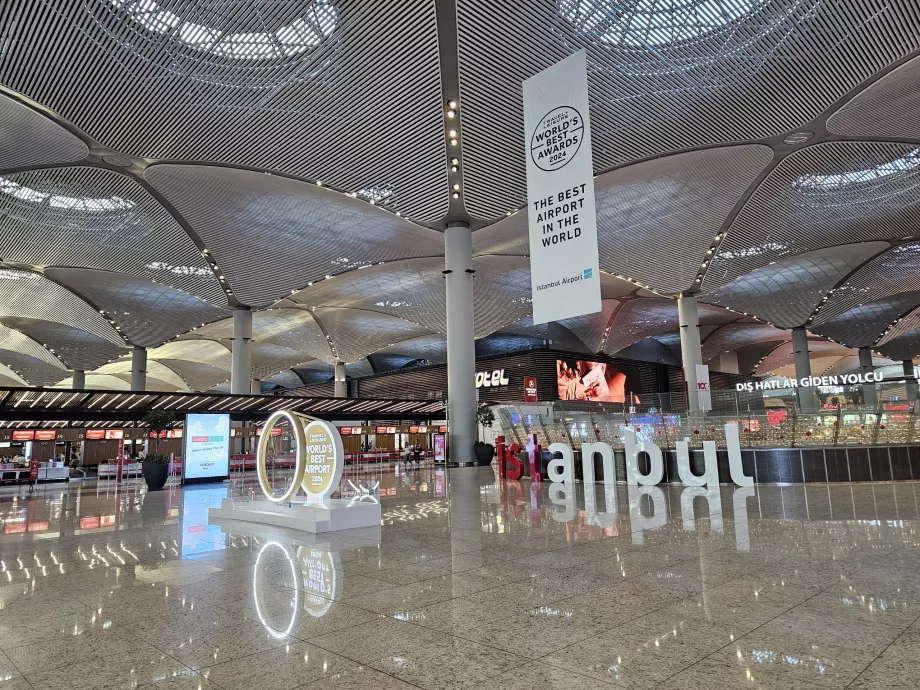 Aeroporto de Istambul, área pública, partidas