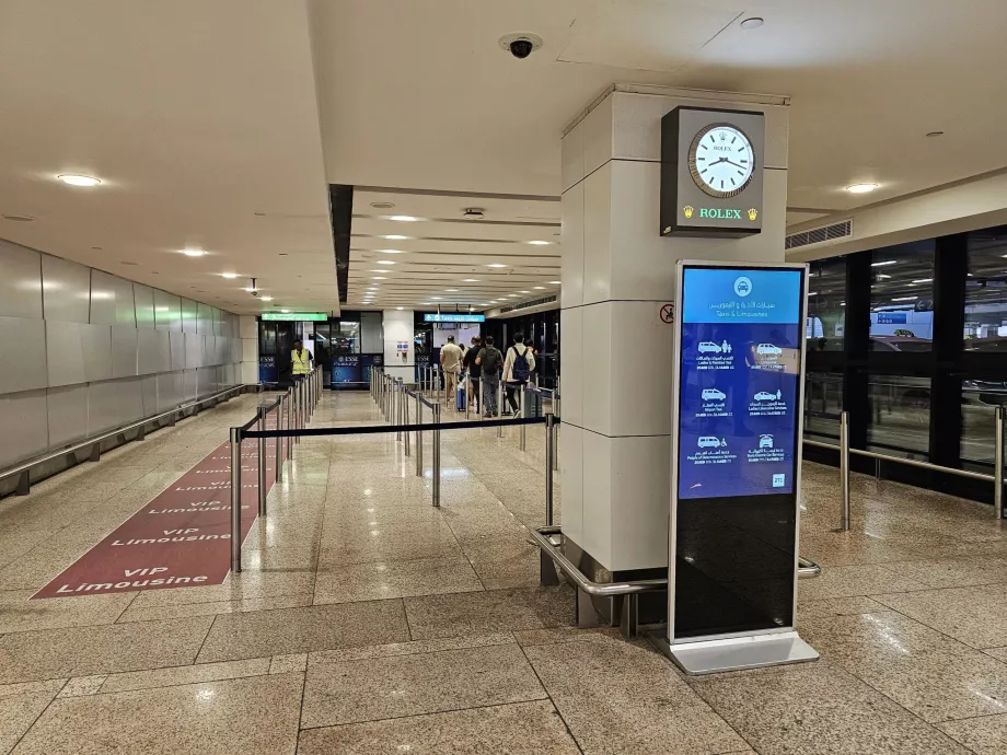 Fila de espera dos táxis, Terminal 1