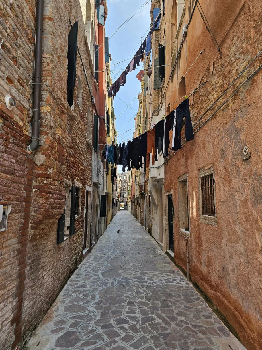 Pendurar roupa nas ruas de Veneza