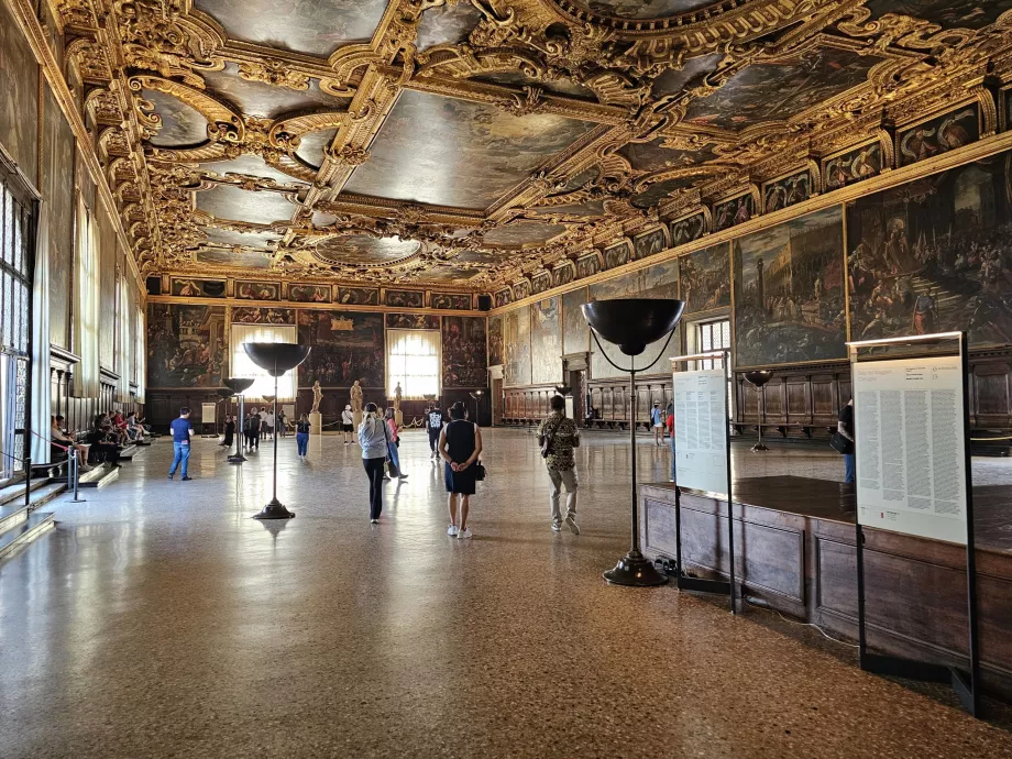 Sala do Grande Conselho no Palácio Ducal