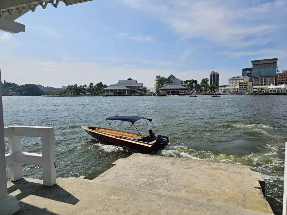 Transporte para Kampong Ayer