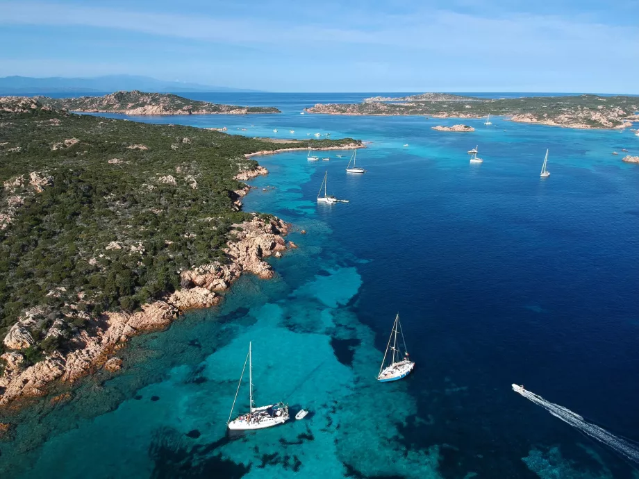 Barcos para La Maddalena