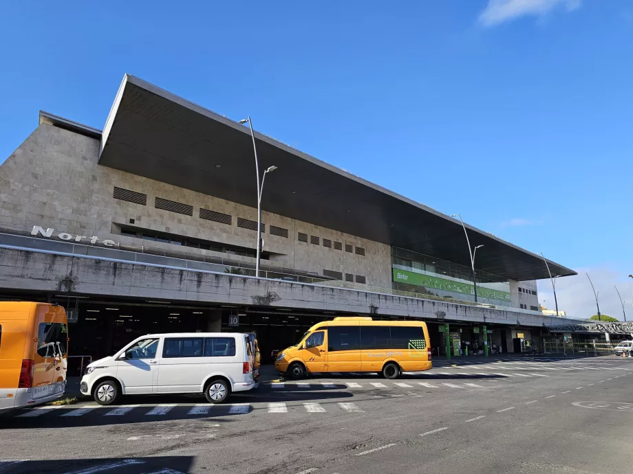 Terminal do aeroporto TFN