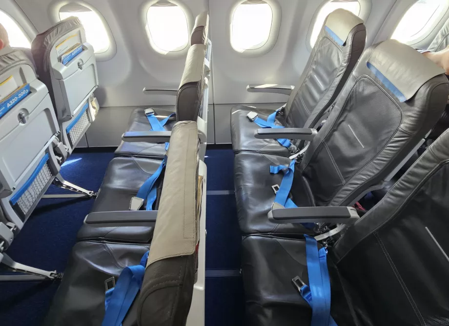 Lugares em classe económica, Airbus A320