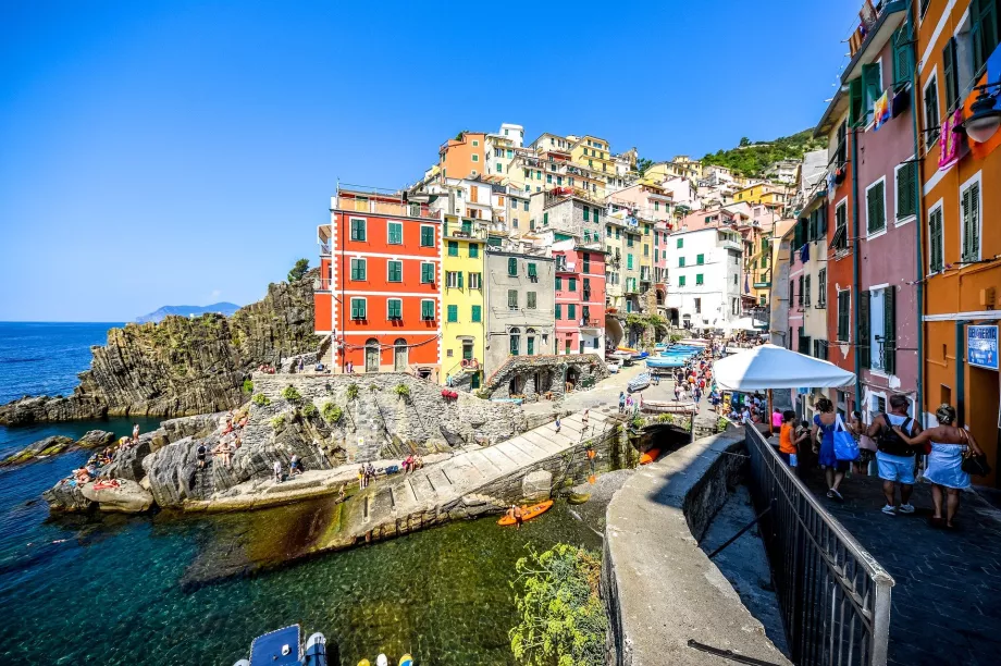 Riomaggiore a partir do porto